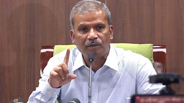 ‘জুলাইযোদ্ধা’ সুরভীকে আশ্বাস দিলেন আইন উপদেষ্টা