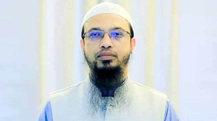 ফিটনেসবিহীন গাড়ি ও আইন না মানাই সড়ক দুর্ঘটনার কারণ : শায়খ আহমাদুল্লাহ
