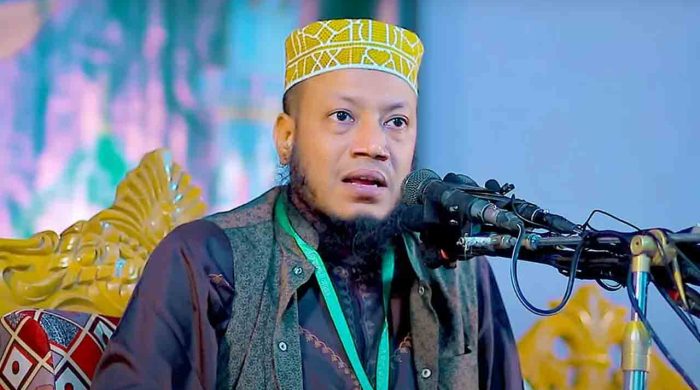 মুফতি আমির হামজার বিরুদ্ধে গ্রেপ্তারি পরোয়ানা