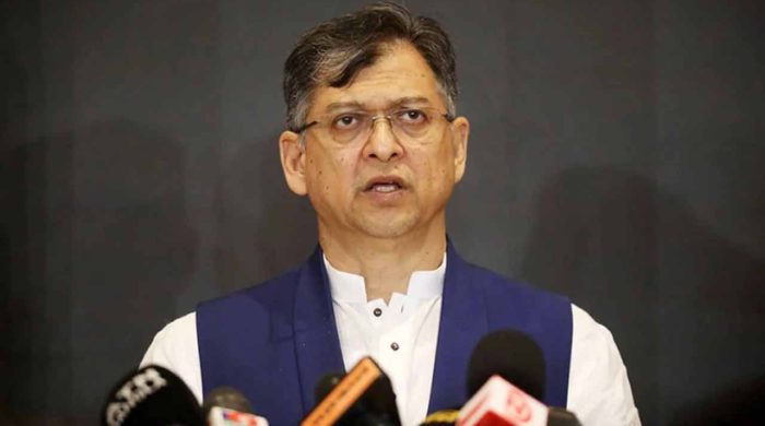সরকারি কর্মকর্তাদের পক্ষপাতমুক্ত থেকে দায়িত্ব পালনের আহ্বান স্বরাষ্ট্রমন্ত্রীর