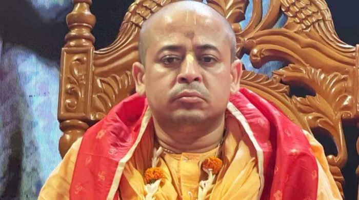 হত্যাচেষ্টা ও ভাঙচুরের ২ মামলায় চিন্ময় কৃষ্ণের জামিন, তবে মিলছে না মুক্তি